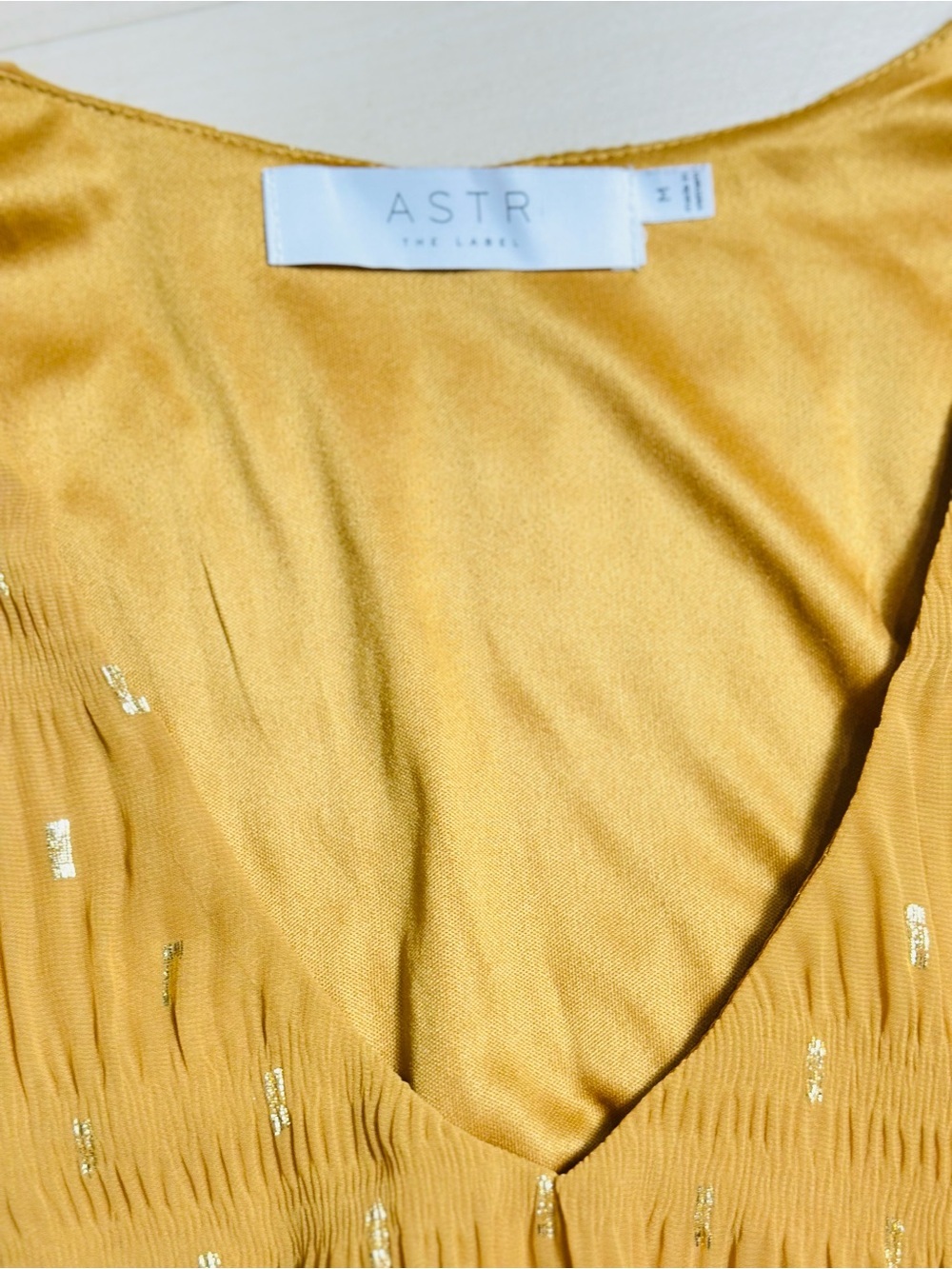 ASTR the Label gold metallic pattern long sleeve chic sheer bubble blouse top M - Picture 5 of 10